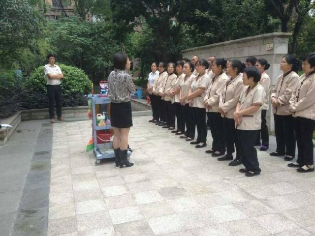 現(xiàn)代技術(shù)重塑物業(yè)管理行業(yè) 未來(lái)社區(qū)的智慧蛻變